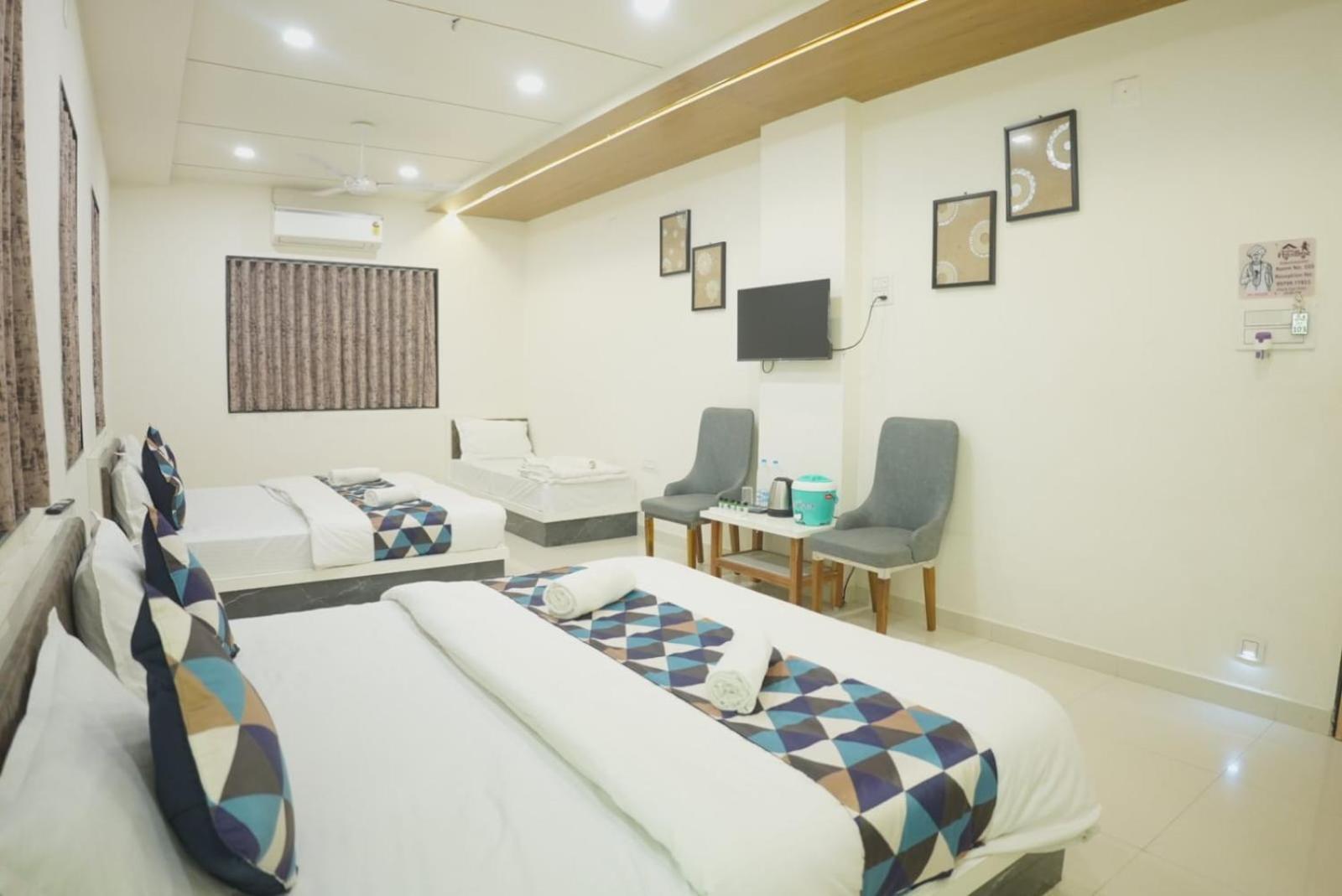 Hotel Ayodhya Virpur Ngoại thất bức ảnh