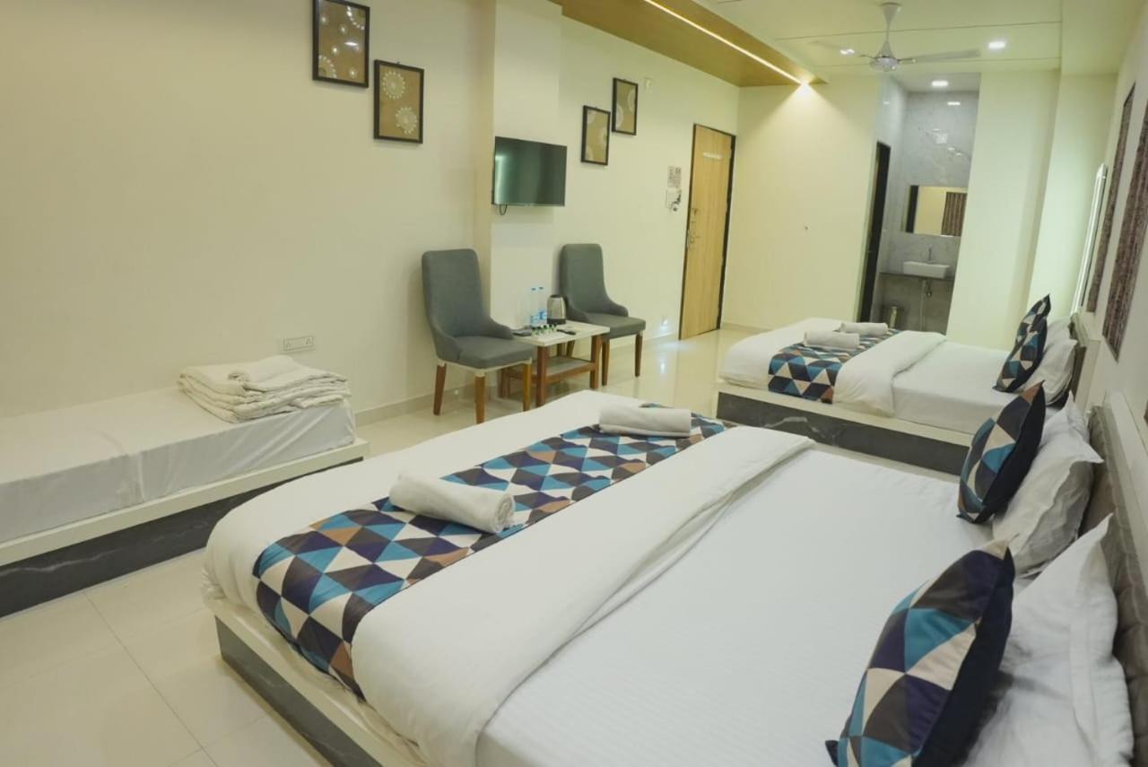 Hotel Ayodhya Virpur Ngoại thất bức ảnh