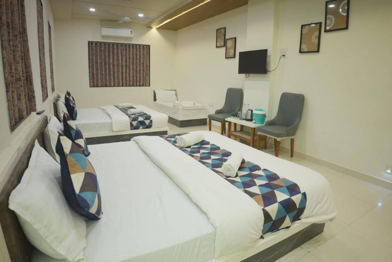 Hotel Ayodhya Virpur Ngoại thất bức ảnh