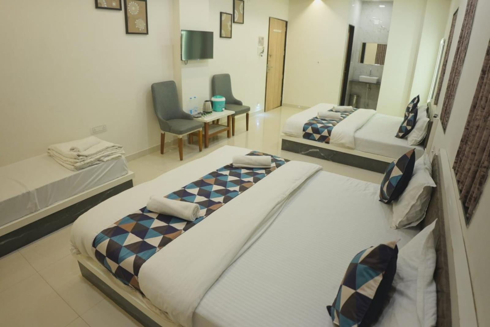 Hotel Ayodhya Virpur Ngoại thất bức ảnh