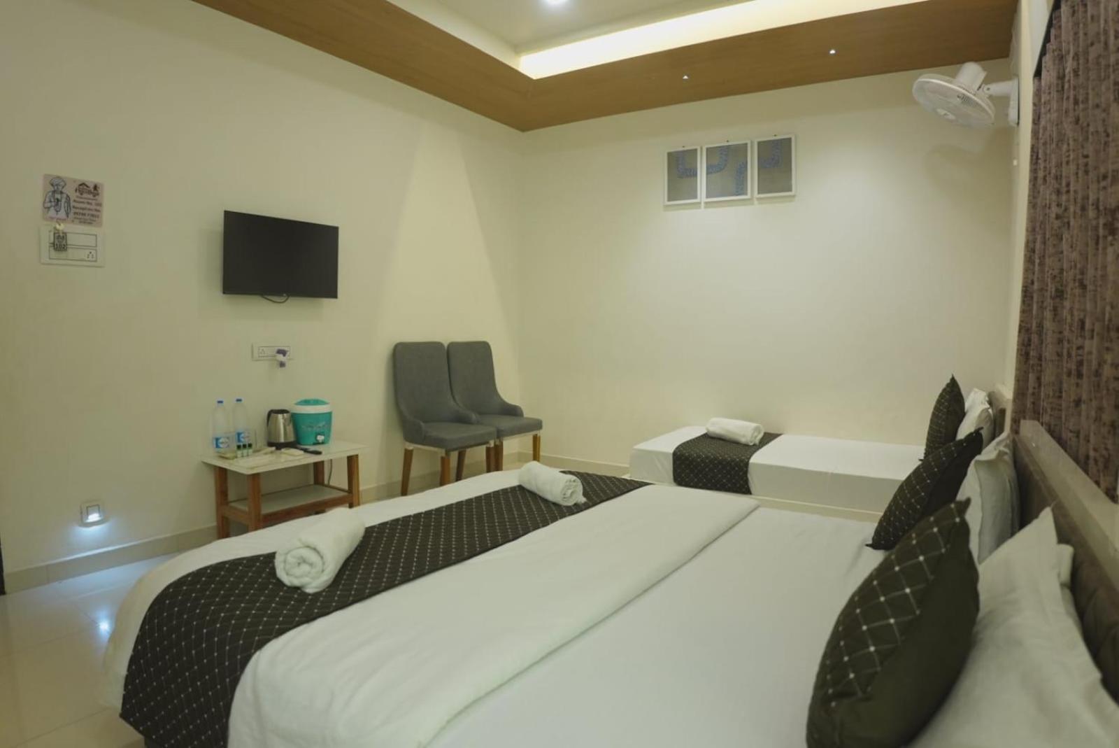 Hotel Ayodhya Virpur Ngoại thất bức ảnh